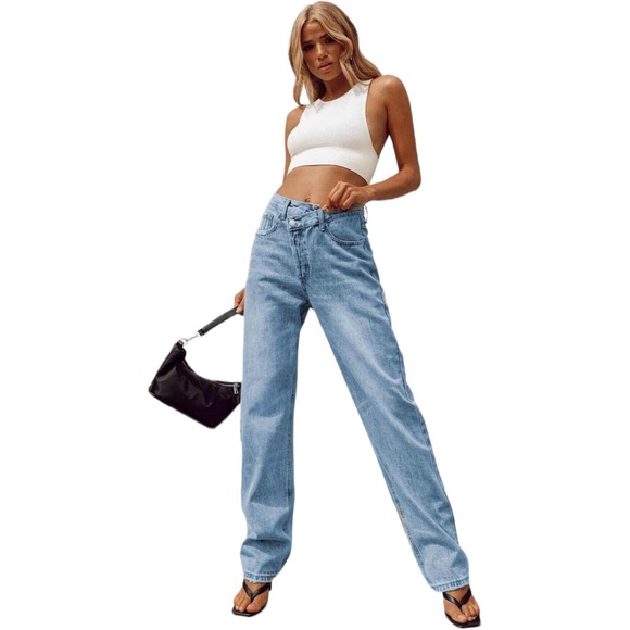 Princess Polly Denim - Princess Polly Holly Asymmetric Straight Leg Jeans Light Wash Size 6